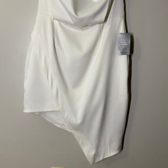 Elliatt Camo Mini Dress in White Halter Neck Asymmetrical Hem NWOT Size L - Picture 4 of 9